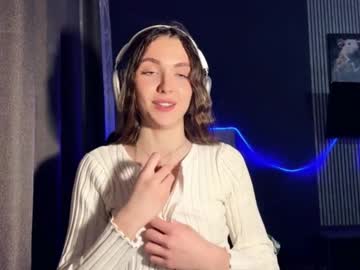 girl
        veluxe cam image #22342