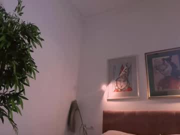 girl
        kristi_ginger cam image #10215