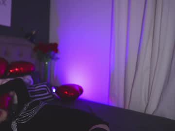 girl
        carmilamoon cam image #8630