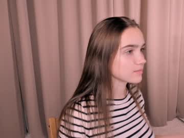 girl
        dominogoulder cam image #3478