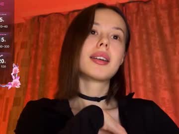 girl
        adel_evans cam image #21740