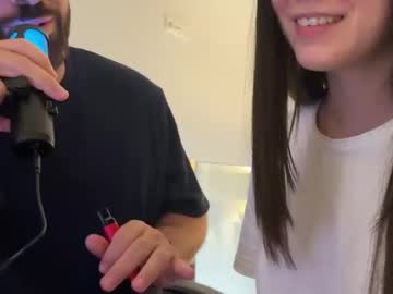 couple
        darko_23 cam image #18792