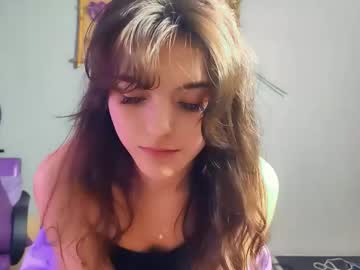 girl
        elisabethmikowski cam image #22409