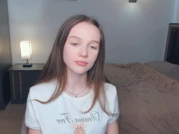 girl
        hwadwellingham cam image #22897