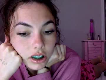 girl
        emmaa_xo cam image #11874
