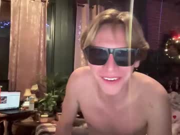 couple
        gavinnumbers cam image #20342