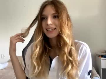 girl
        georgietiogangco cam image #16350