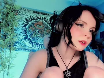 girl
        alaska_chan_ cam image #7868
