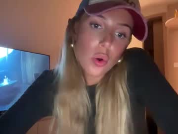 couple Naughty Night Cams - Unleash Your Wild Side! with ivyicee