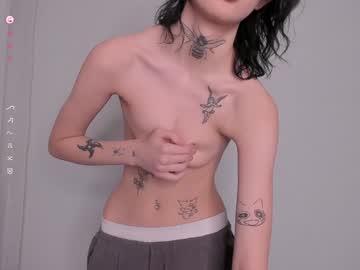 girl
        heykylie cam image #506