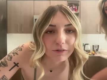 girl
        emiefox cam image #8701
