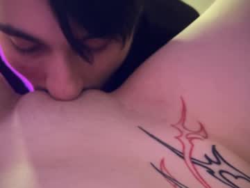 couple
        pink_amo cam image #13358