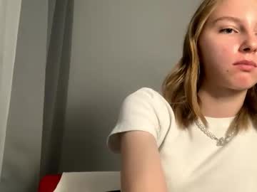 girl
        autumnroginson cam image #16760