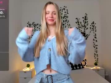 girl
        ellymartinez cam image #21469