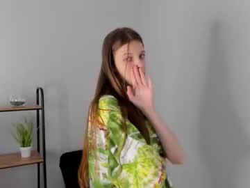 girl Naughty Night Cams - Unleash Your Wild Side! with evelyn_mitchell
