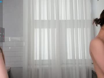 couple
        chloealice cam image #1005