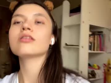 girl
        loiseseth cam image #17486