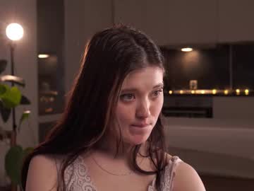 girl
        rivagosnell cam image #21455