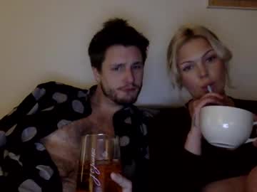 couple
        hugeswedishviking cam image #4861