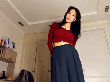 girl
        nievesshippey cam image #21689