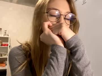 girl
        tainastoa cam image #19960