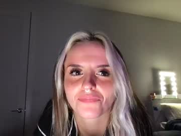 girl Naughty Night Cams - Unleash Your Wild Side! with chandraxo