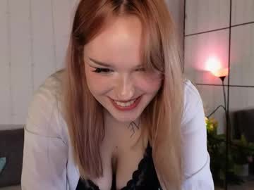 girl
        mollyparrk cam image #17086