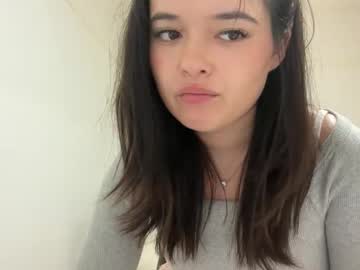 girl
        sabrina_heart_aus cam image #16932