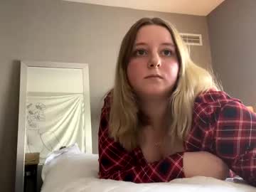 girl
        _ella19 cam image #7112