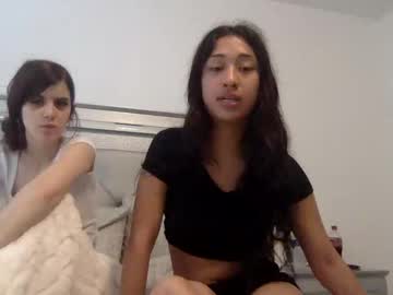 girl
        lizzyhart cam image #16000